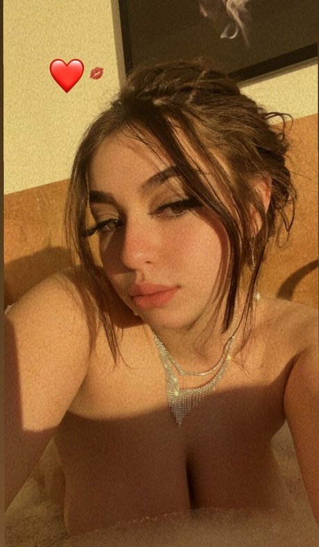 Nacktes geleaktes OnlyFans-Foto von Lizzie Foxie