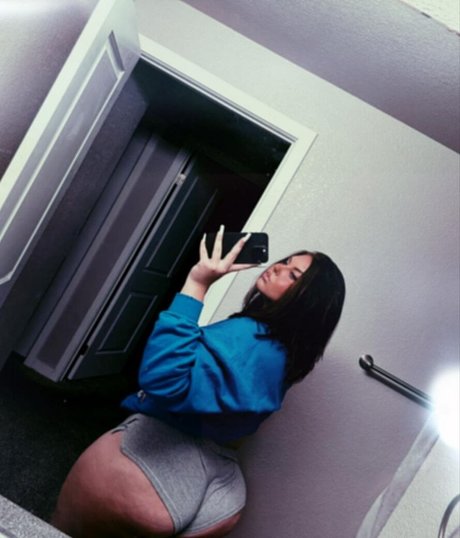 Nacktes geleaktes OnlyFans-Foto von Morgannarianna