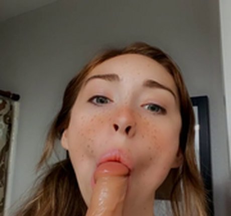 Nacktes geleaktes OnlyFans-Foto von Chelsiesasmr