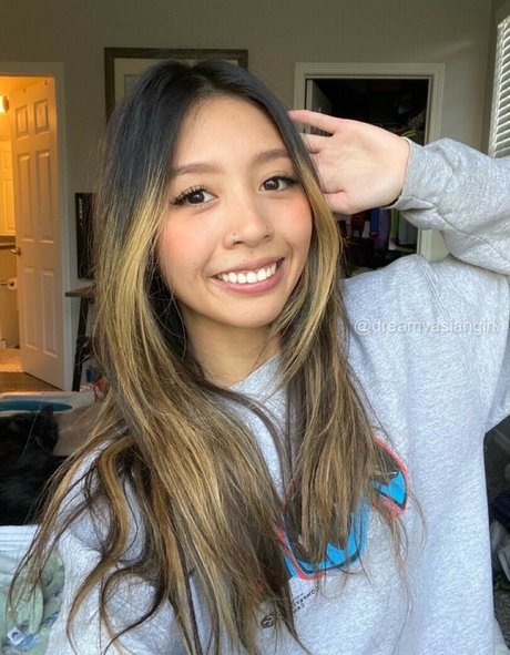 Nacktes geleaktes OnlyFans-Foto von Dreamyasiangirl