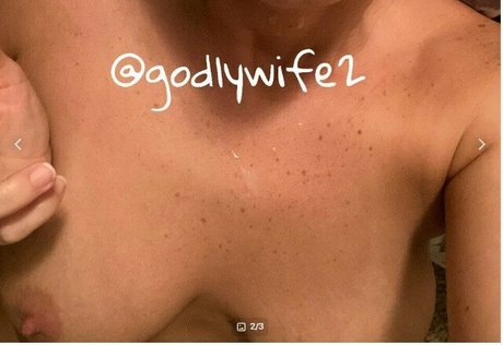 Nacktes geleaktes OnlyFans-Foto von Godlywife2