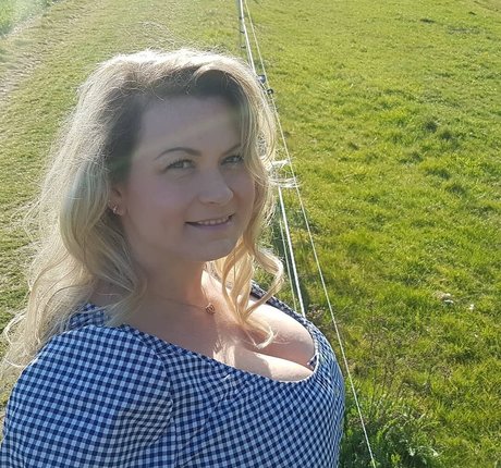 Nacktes geleaktes OnlyFans-Foto von Patirose