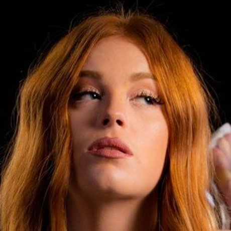 Nacktes geleaktes OnlyFans-Foto von Redalertfox