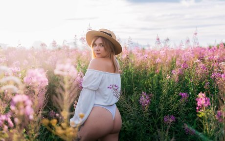 Nacktes geleaktes OnlyFans-Foto von Tihomirova Natali