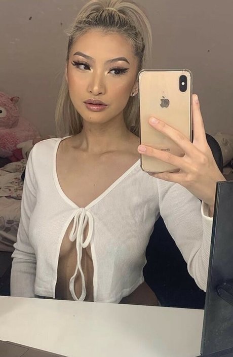 Nacktes geleaktes OnlyFans-Foto von Nancy Huynh