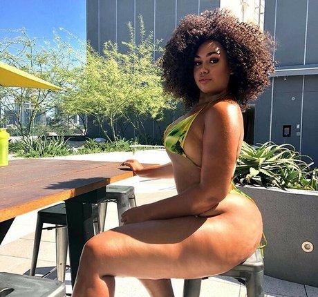 Nacktes geleaktes OnlyFans-Foto von Alexus Danisha