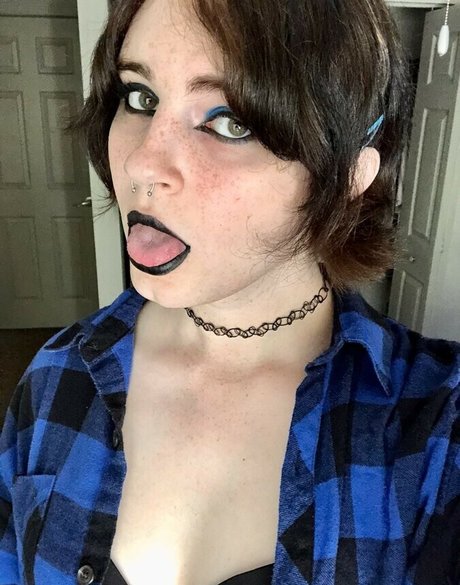 Scarlet Skeie