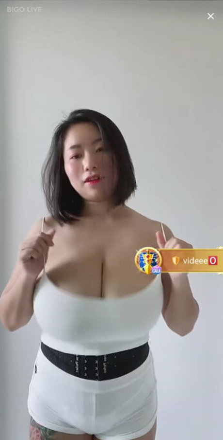 Nacktes geleaktes OnlyFans-Foto von Saranrom
