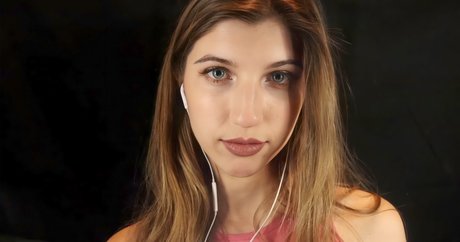 Nacktes geleaktes OnlyFans-Foto von Asmr Frivolousfox