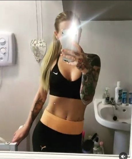 Nacktes geleaktes OnlyFans-Foto von Emma Jane Donald