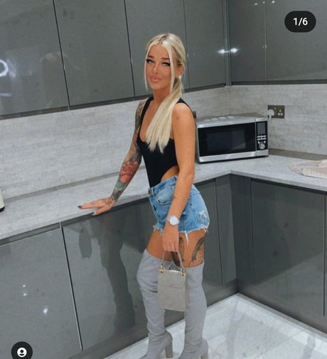 Nacktes geleaktes OnlyFans-Foto von Emma Jane Donald