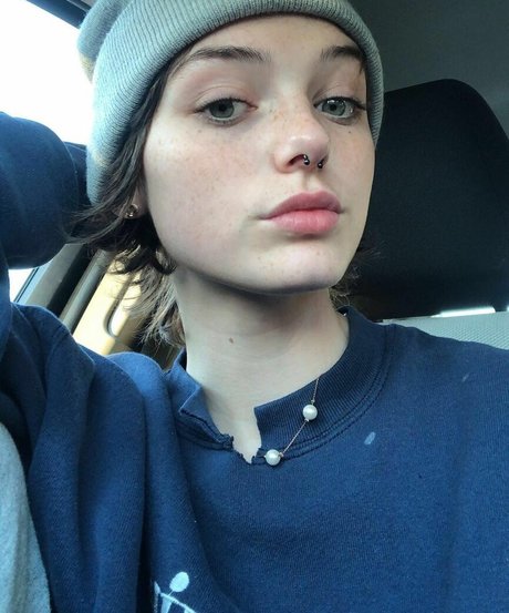 Nacktes geleaktes OnlyFans-Foto von Shroomsq
