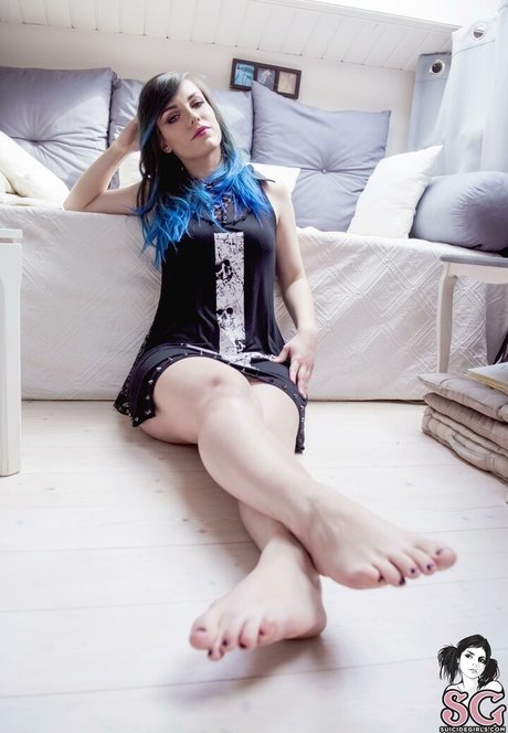 Nacktes geleaktes OnlyFans-Foto von Lovia Suicide