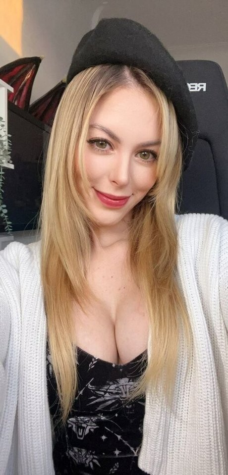 Nacktes geleaktes OnlyFans-Foto von Nadyasonika