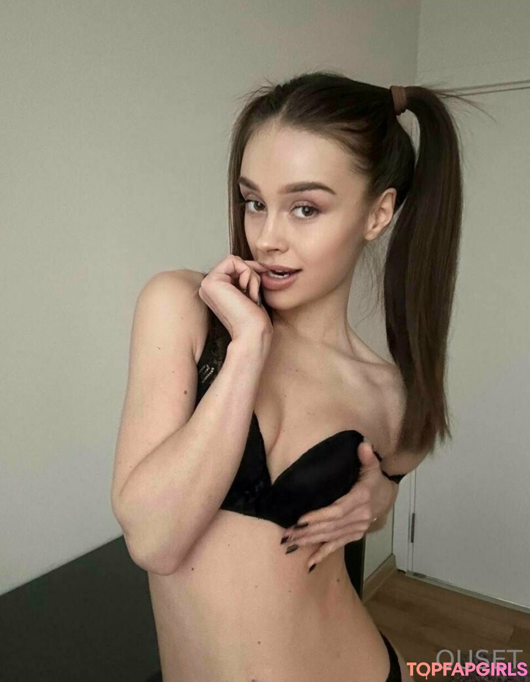 Nacktes geleaktes OnlyFans-Foto von Ouset #1088
