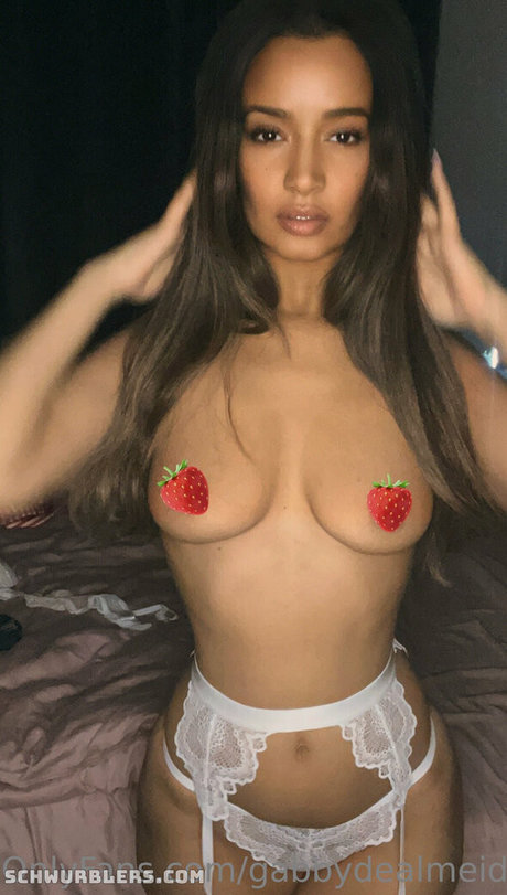 Gabby Dealmeida