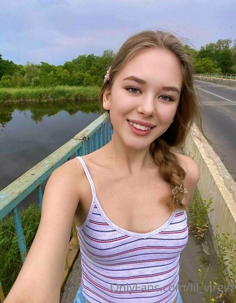 Nacktes geleaktes OnlyFans-Foto von Lilvirgin