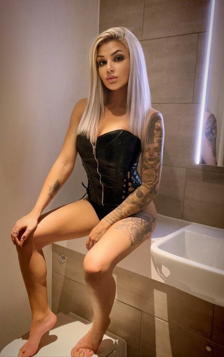 Nacktes geleaktes OnlyFans-Foto von Thezombieac