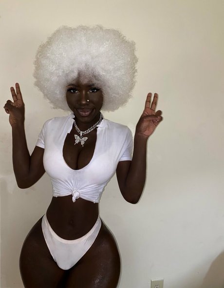 Nacktes geleaktes OnlyFans-Foto von Lazelle Doll