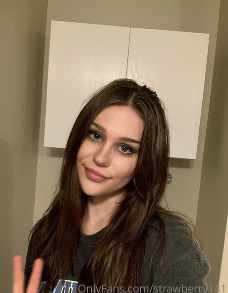 Nacktes geleaktes OnlyFans-Foto von Mabel May