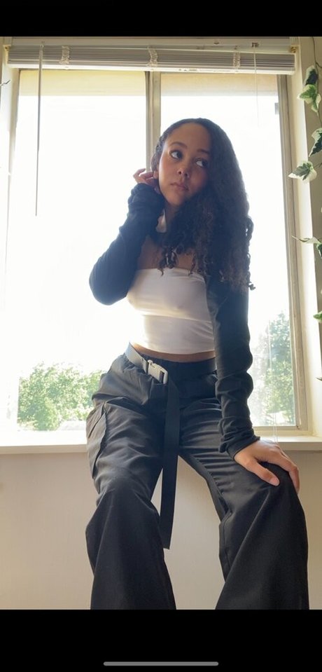 Nacktes geleaktes OnlyFans-Foto von Asmr Aspen