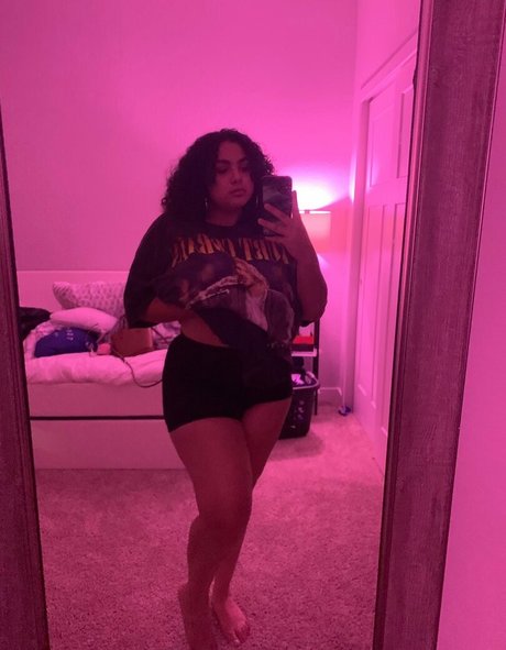 Nacktes geleaktes OnlyFans-Foto von Deanelizyunes