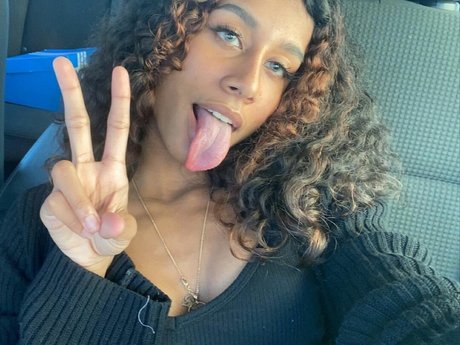 Nacktes geleaktes OnlyFans-Foto von Trulyissa