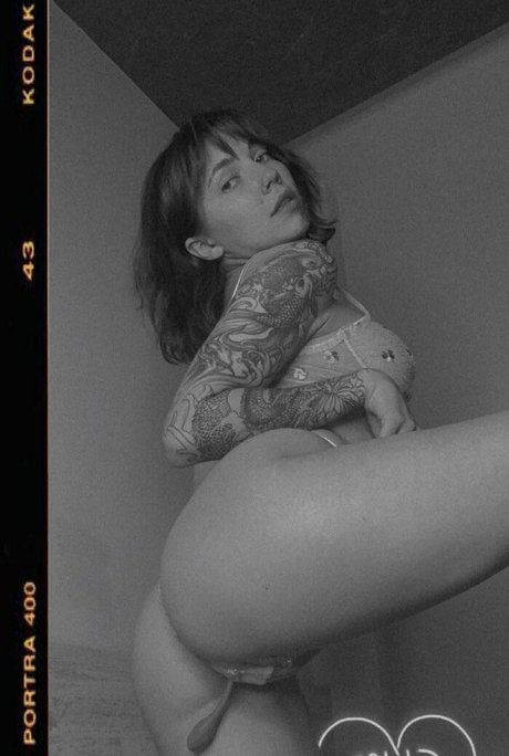 Nacktes geleaktes OnlyFans-Foto von Lerahon