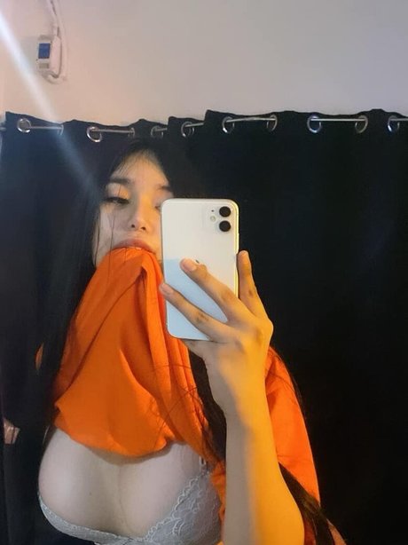 Nacktes geleaktes OnlyFans-Foto von Mei Li