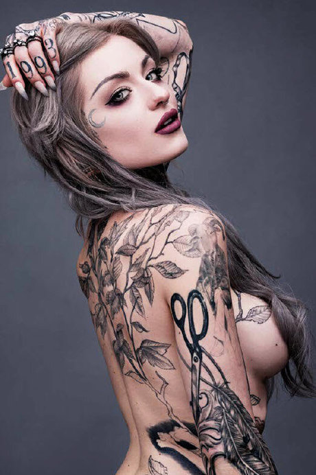 Nacktes geleaktes OnlyFans-Foto von Tattoo Artists