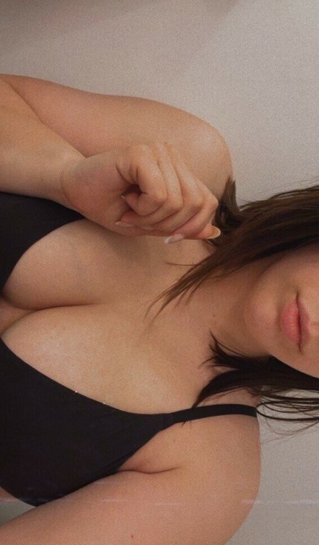 Nacktes geleaktes OnlyFans-Foto von Karmamegs