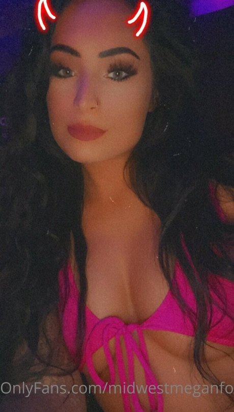 Nacktes geleaktes OnlyFans-Foto von Midwestmeganfoxx