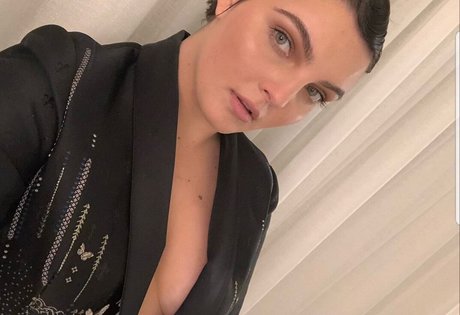 Camren Bicondova
