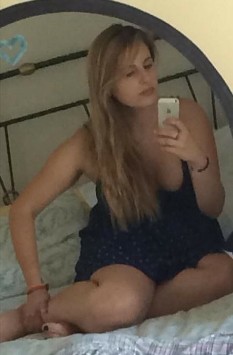 Nacktes geleaktes OnlyFans-Foto von Sophia Zisi