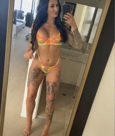 Nacktes geleaktes OnlyFans-Foto von Hyiey Vernon
