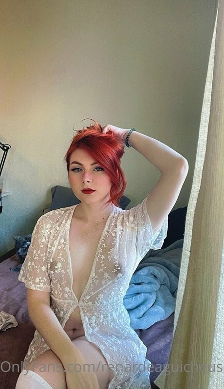 Nacktes geleaktes OnlyFans-Foto von Elena Rose Burri
