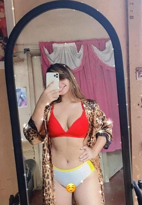 Nacktes geleaktes OnlyFans-Foto von Khayelle Sy