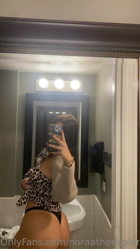 Nacktes geleaktes OnlyFans-Foto von Noraatheexplorer