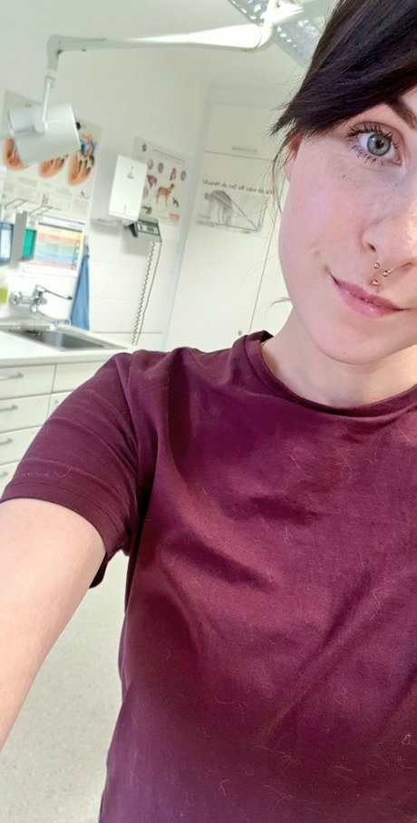Nacktes geleaktes OnlyFans-Foto von Romisu