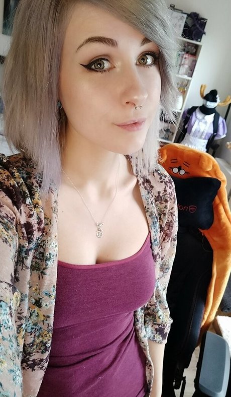 Nacktes geleaktes OnlyFans-Foto von Romisu