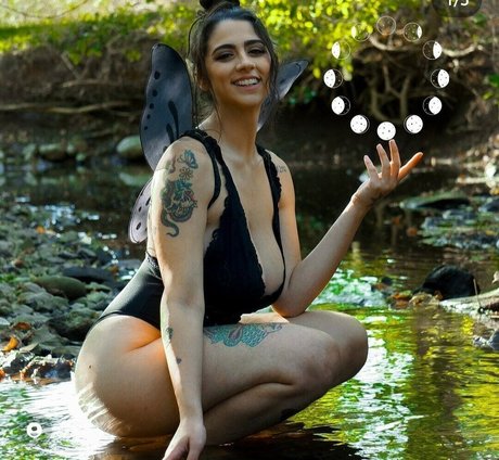 Nacktes geleaktes OnlyFans-Foto von Danarhakos