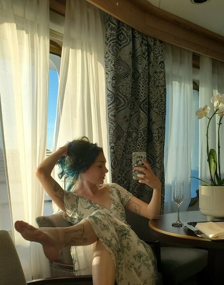 Nacktes geleaktes OnlyFans-Foto von Juniper Woods