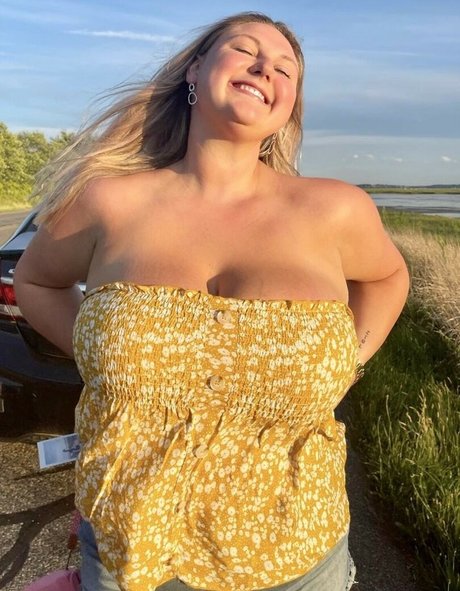 Nacktes geleaktes OnlyFans-Foto von Emma Burzynski