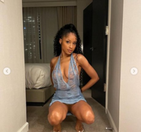 Nacktes geleaktes OnlyFans-Foto von Nikkivictoria
