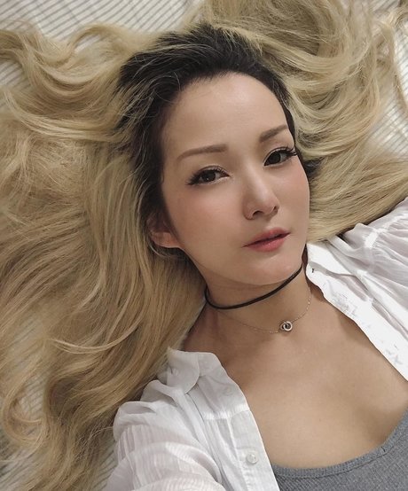 Nacktes geleaktes OnlyFans-Foto von Reina Scully