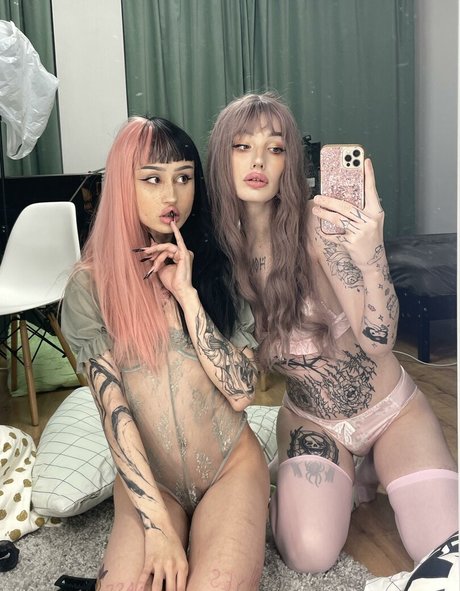 Nacktes geleaktes OnlyFans-Foto von Amy Split