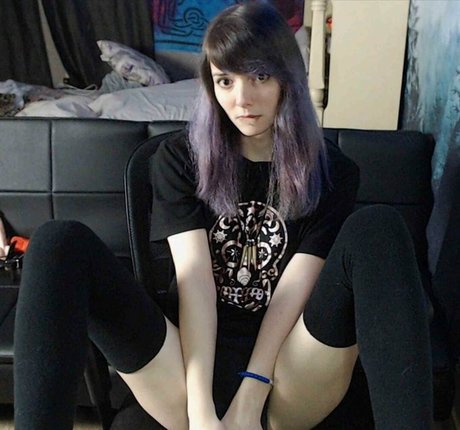 Nacktes geleaktes OnlyFans-Foto von Erynmelts