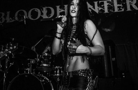 Nacktes geleaktes OnlyFans-Foto von Womenmetal