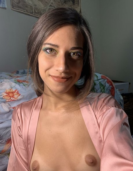 Nacktes geleaktes OnlyFans-Foto von Belle420