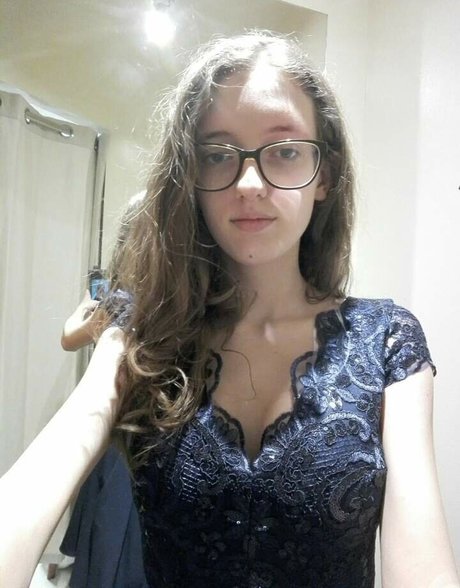 Nacktes geleaktes OnlyFans-Foto von Former U